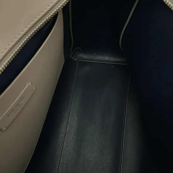 It’s an amazing size, that fit a lot of stuff. Is in excellent condition - Picture 2 of 4